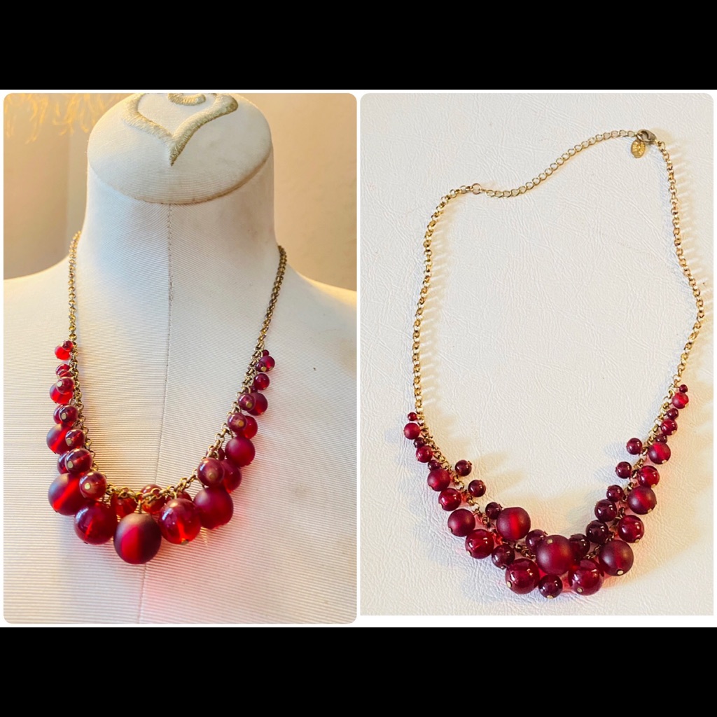 Robert Rose Red Beaded Necklace 16$